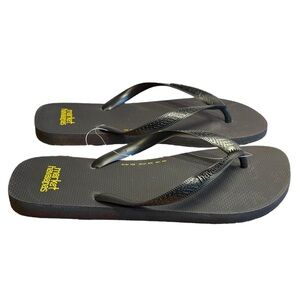 New Market Havaianas heat-reactive sandals/slides. 
Yellow/Black. 
Sz 12.5-13M.